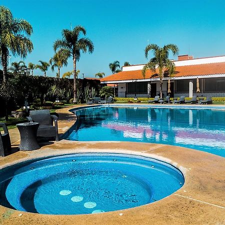Hotel Ecce Inn & Spa Silao Exterior photo Club House