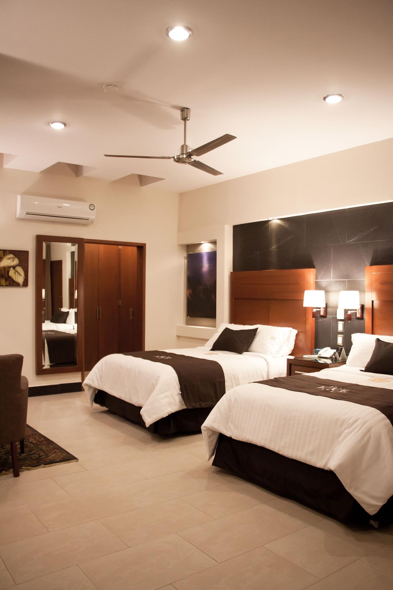 Hotel Ecce Inn & Spa Silao Exterior photo A room at the hotel
