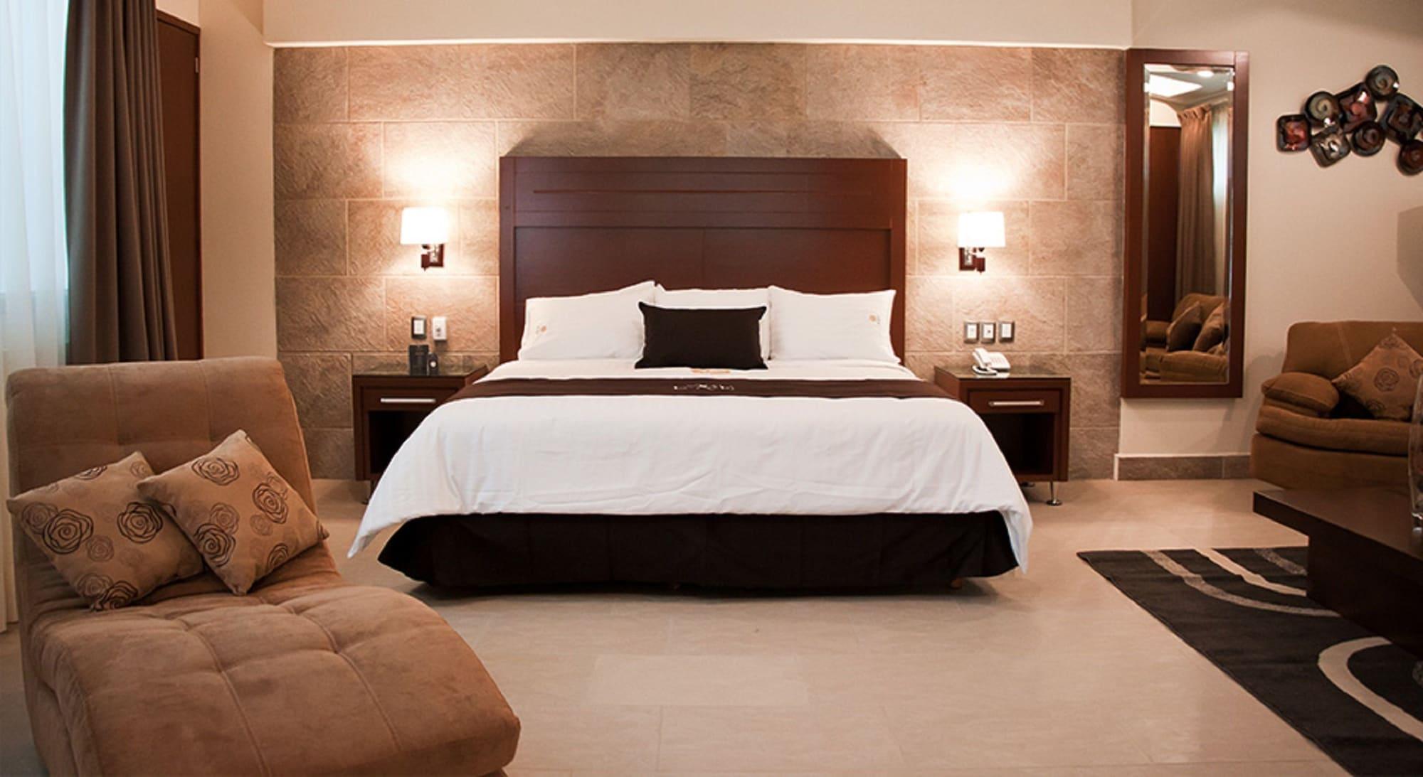 Hotel Ecce Inn & Spa Silao Exterior photo Suite