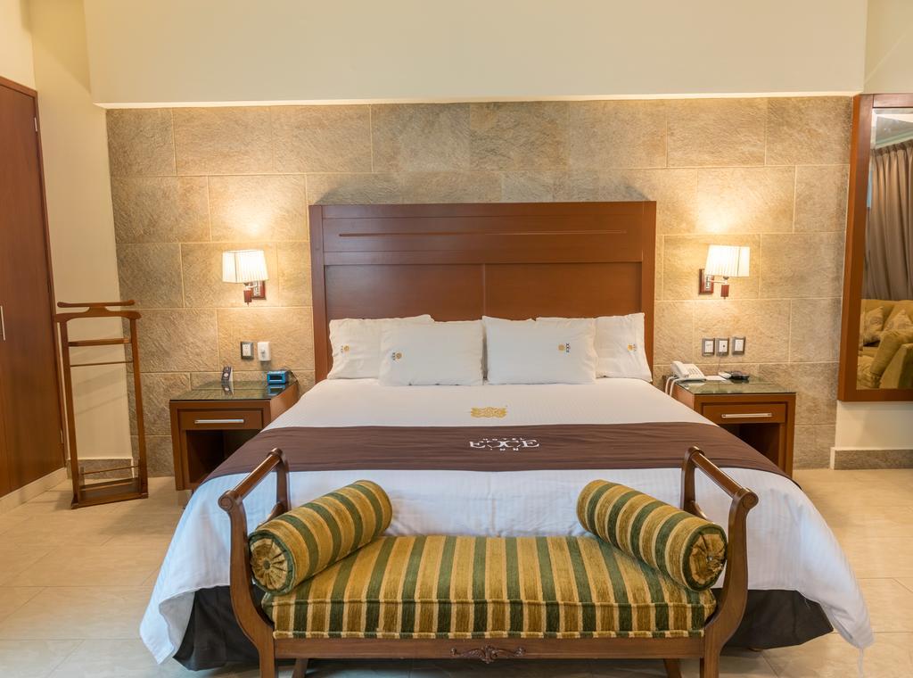 Hotel Ecce Inn & Spa Silao Exterior photo A bedroom at the Taj Bengal