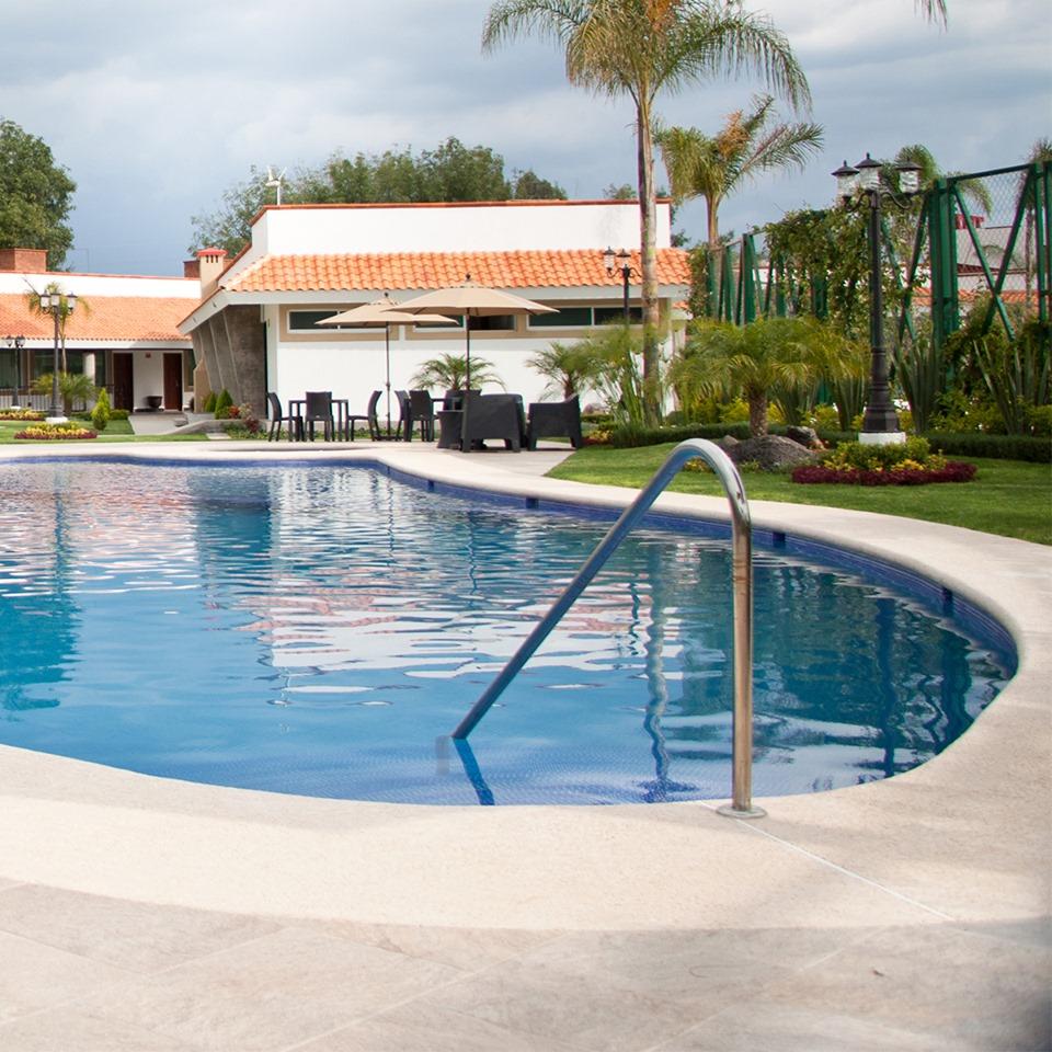 Hotel Ecce Inn & Spa Silao Exterior photo A swimming pool